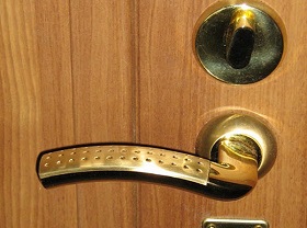 Замена дверной ручки входной двери в Пятигорске